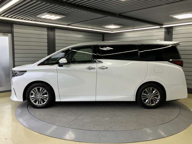 Toyota Alphard 8