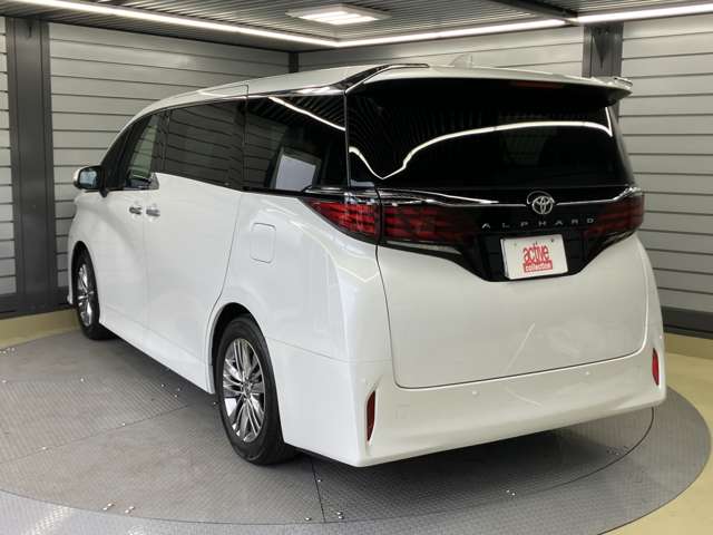 Toyota Alphard 9