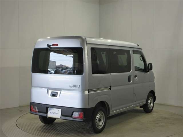 Daihatsu Hijet Cargo 2