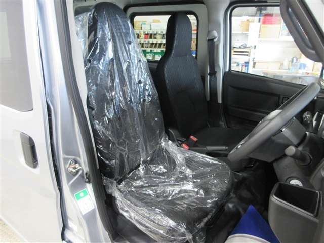 Daihatsu Hijet Cargo 6
