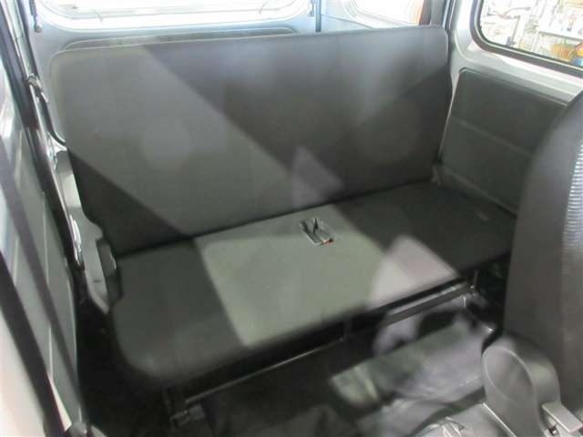 Daihatsu Hijet Cargo 8