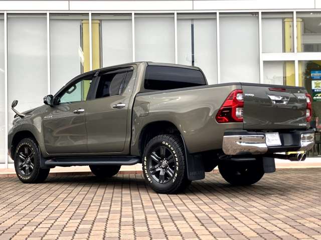 Toyota Hilux 9