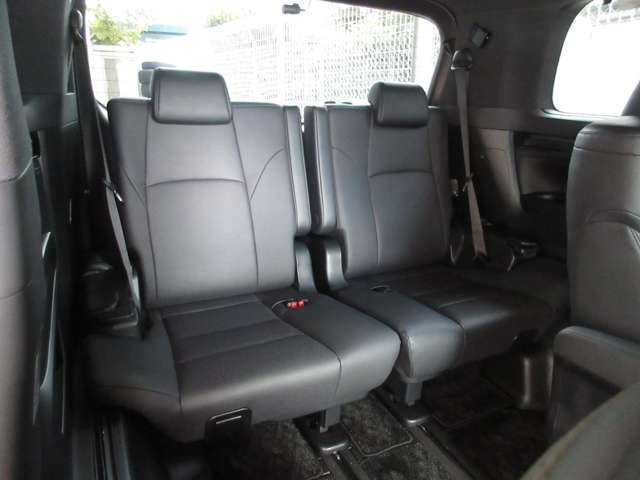 Toyota Alphard 11
