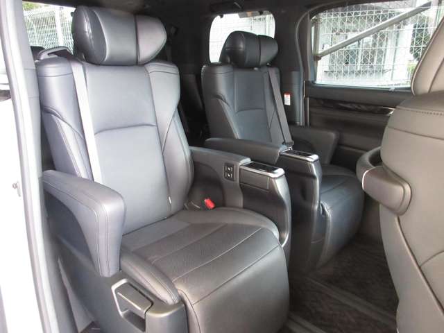 Toyota Alphard 10