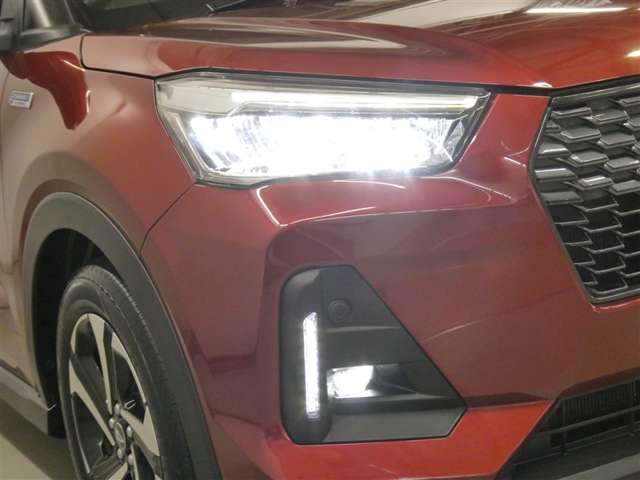 Daihatsu Rocky 9