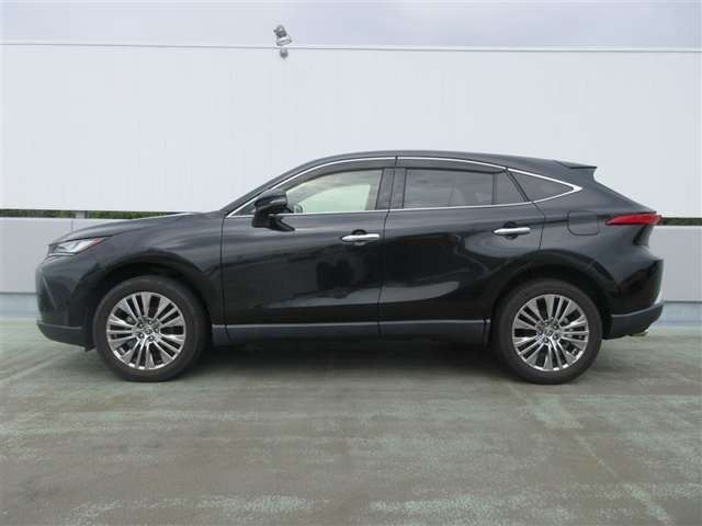 Toyota Harrier 3