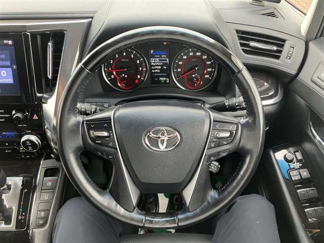 Toyota Alphard 12