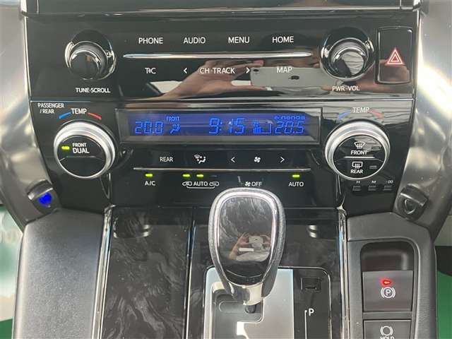 Toyota Alphard 9