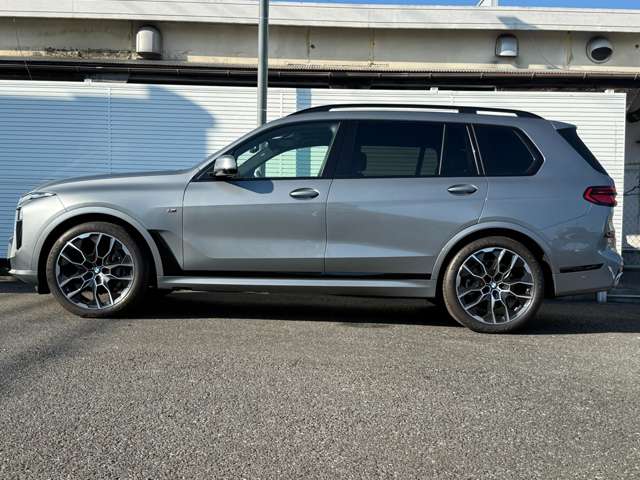 BMW X7 6