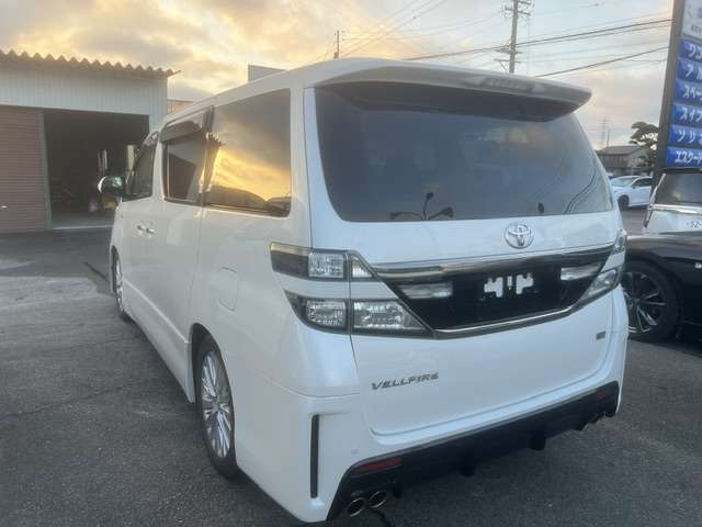 Toyota Vellfire 5
