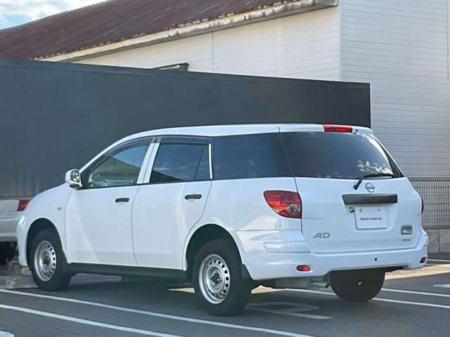 Nissan AD 6