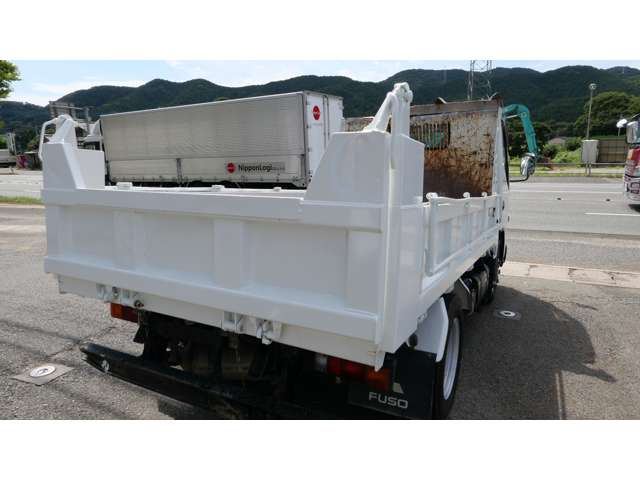 Mitsubishi Fuso Canter 7