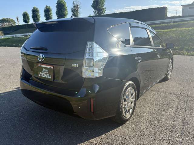 Toyota Prius α 6