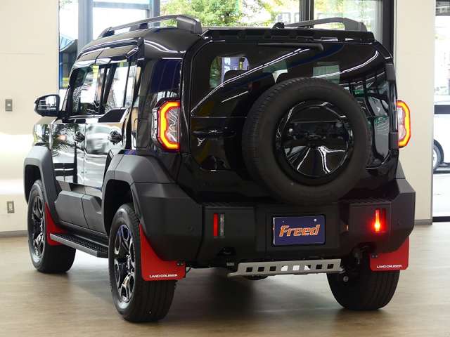 Toyota Land Cruiser FJ 11