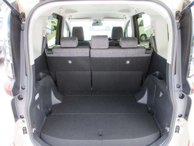 Toyota Sienta 9