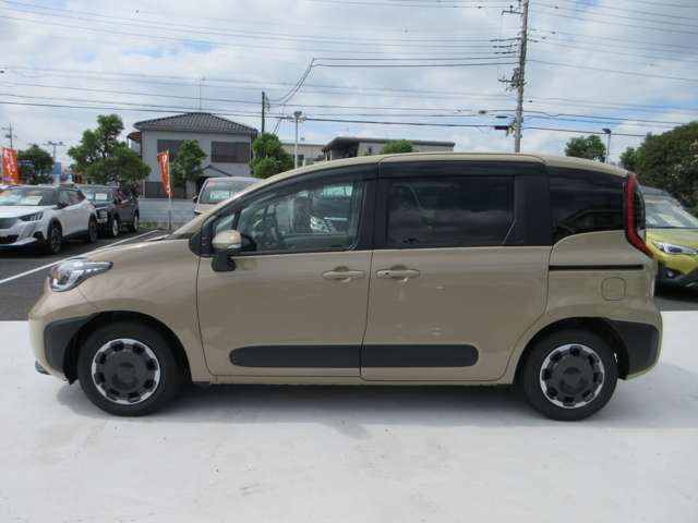 Toyota Sienta 10