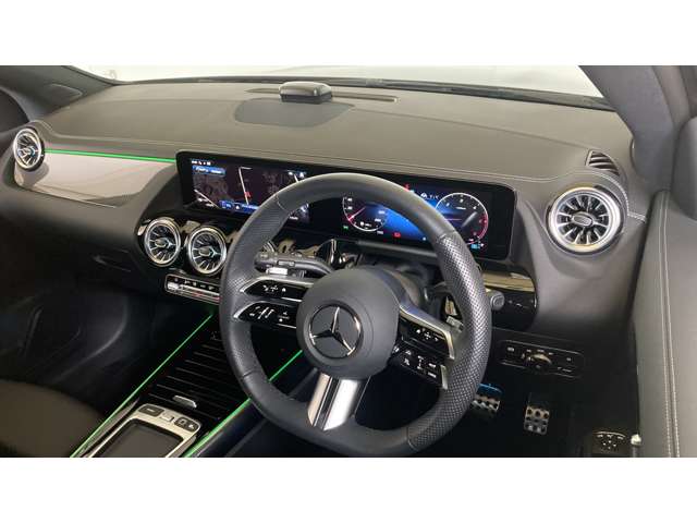 Mercedes-Benz GLA-Class 8