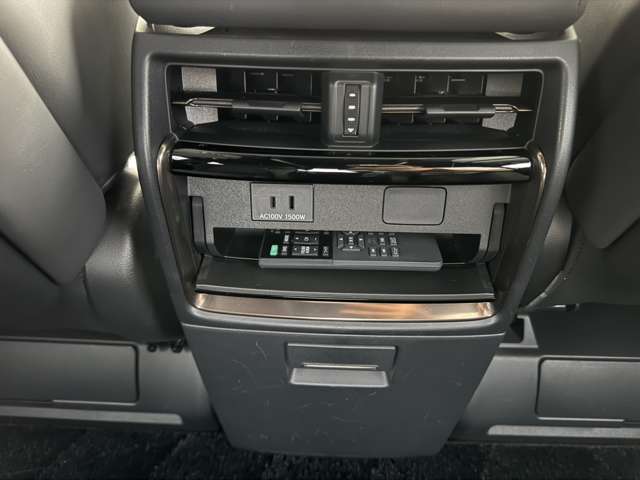 Toyota Alphard 12