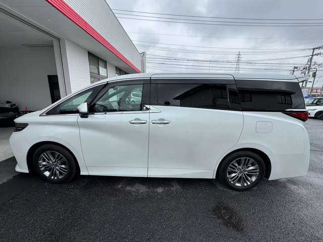 Toyota Alphard 4