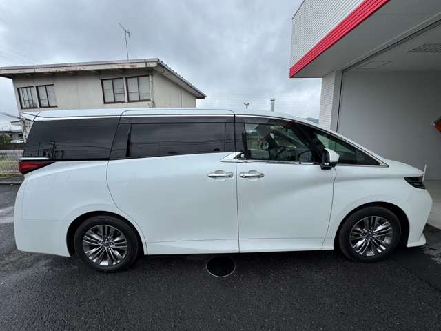 Toyota Alphard 5