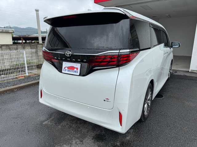 Toyota Alphard 8