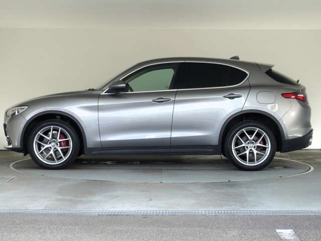 Alfa Romeo Stelvio 11