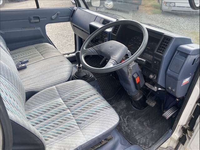 Isuzu Elf 3