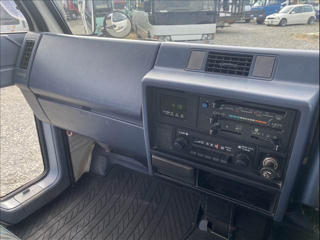 Isuzu Elf 10