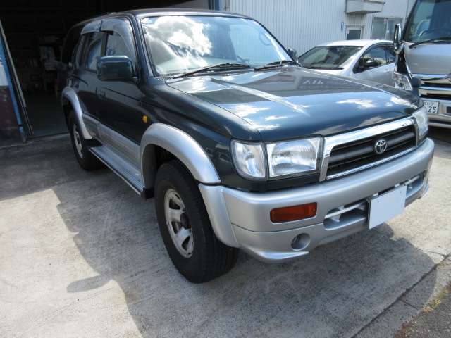 Toyota Hilux Surf 2