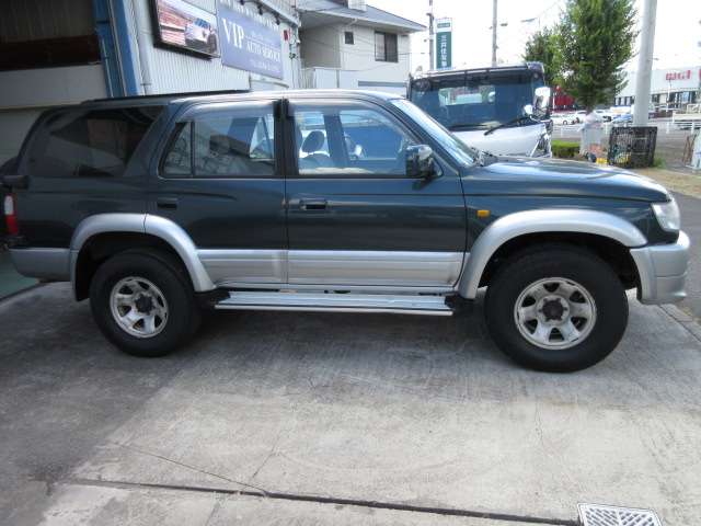 Toyota Hilux Surf 3