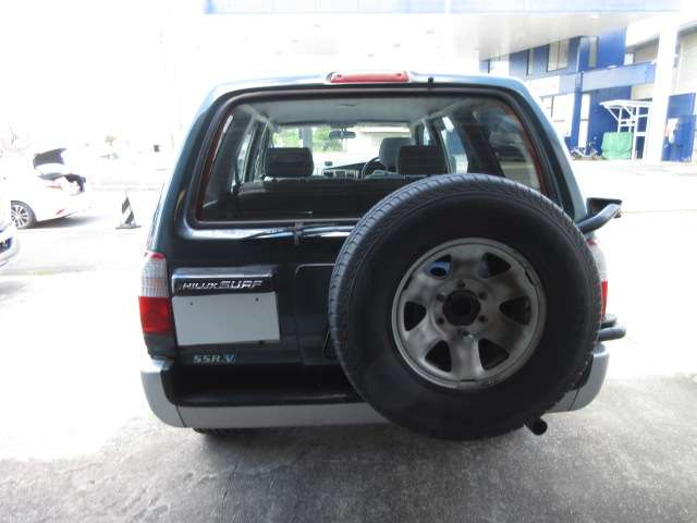 Toyota Hilux Surf 7