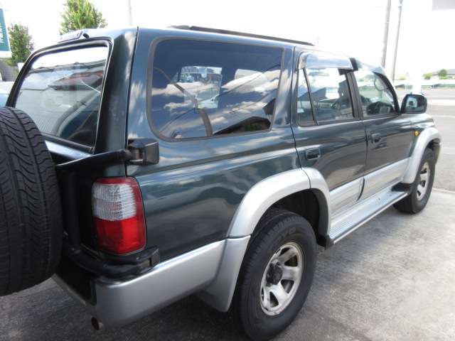 Toyota Hilux Surf 8