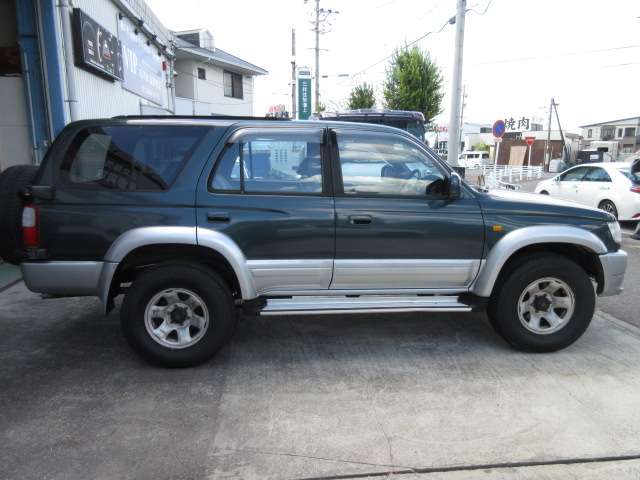 Toyota Hilux Surf 9
