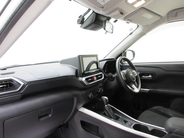 Daihatsu Rocky 12