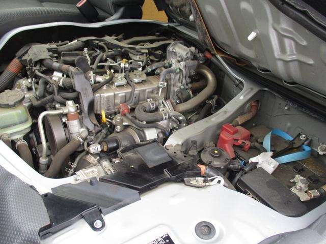 Toyota Hiace Van 12