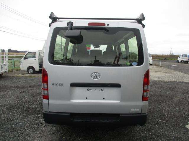 Toyota Hiace Van 4
