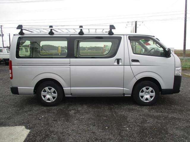 Toyota Hiace Van 6
