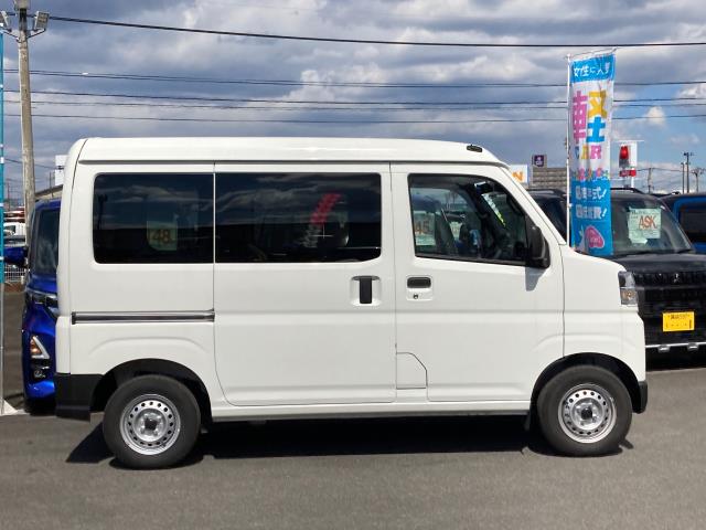 Daihatsu Hijet Cargo 2