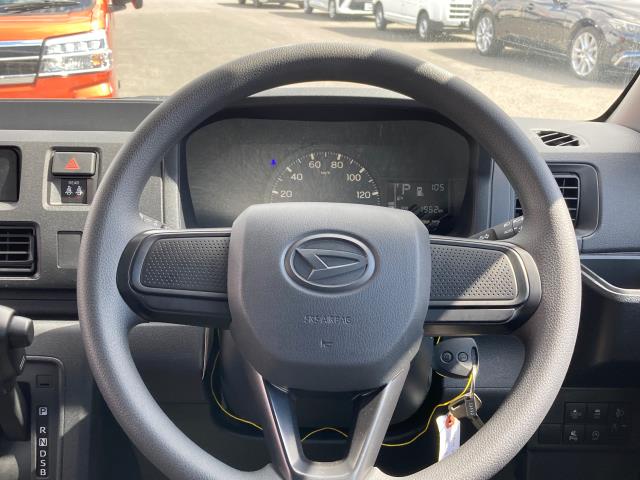 Daihatsu Hijet Cargo 3