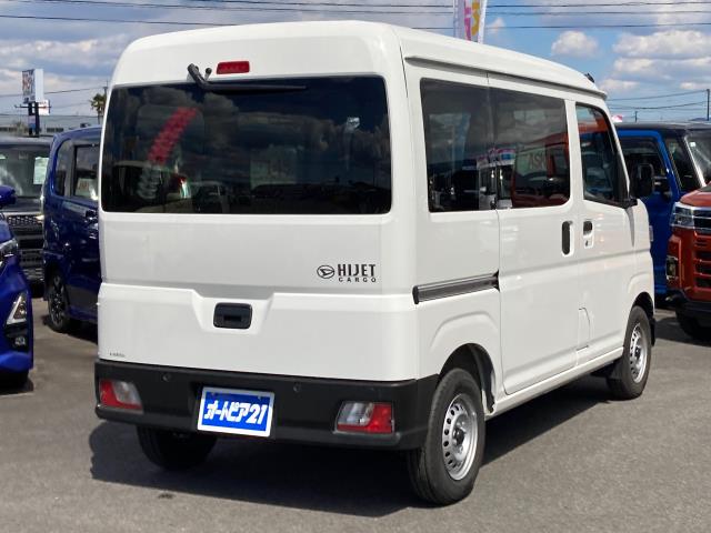 Daihatsu Hijet Cargo 4