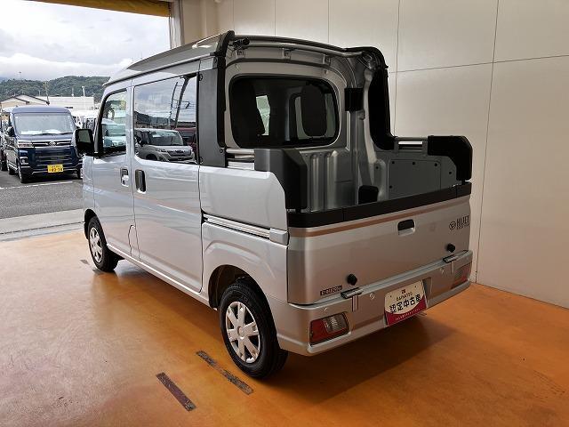 Daihatsu Hijet Deck Van 6