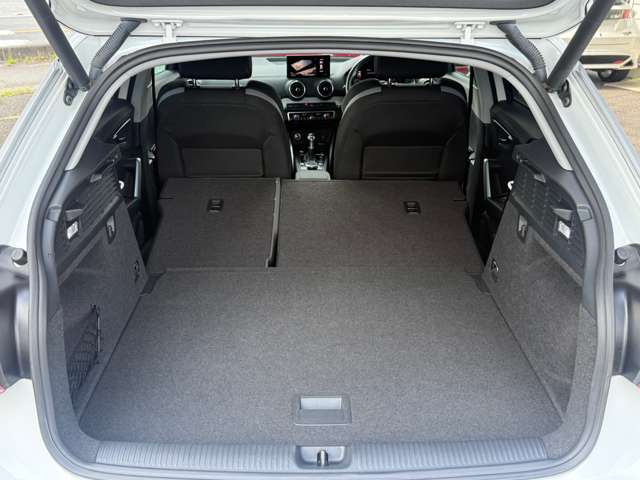 Audi Q2 11