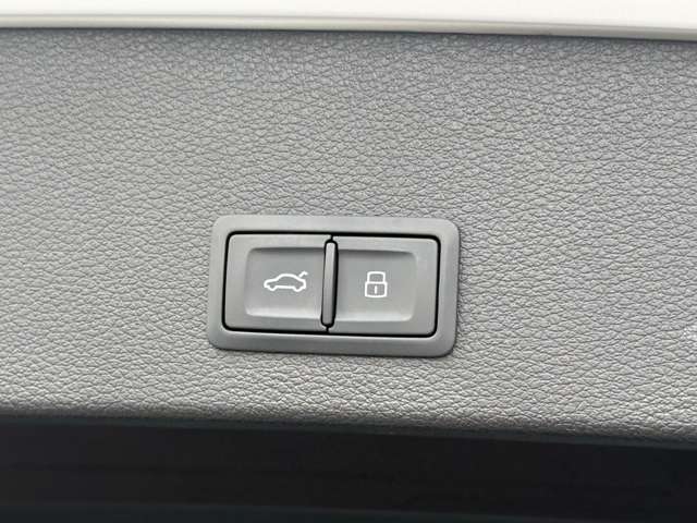 Audi Q2 12