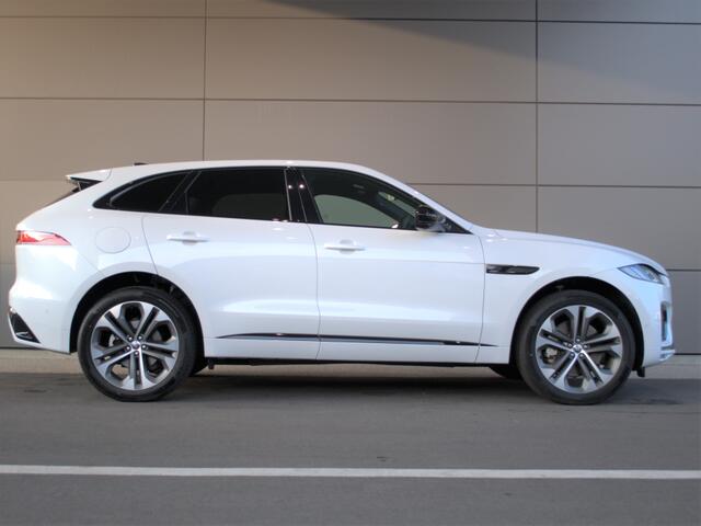 Jaguar F-Pace 12