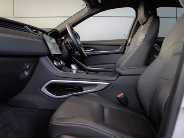 Jaguar F-Pace 4