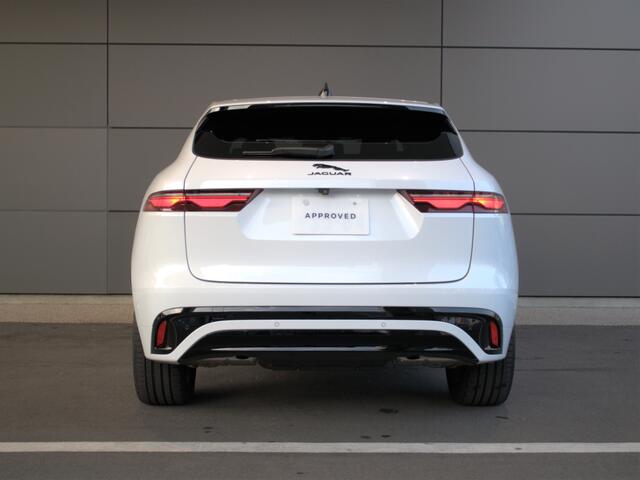 Jaguar F-Pace 8