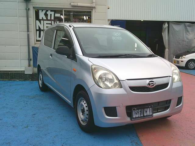 Daihatsu Mira 3