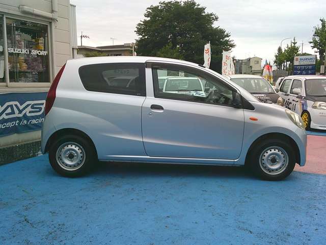Daihatsu Mira 4