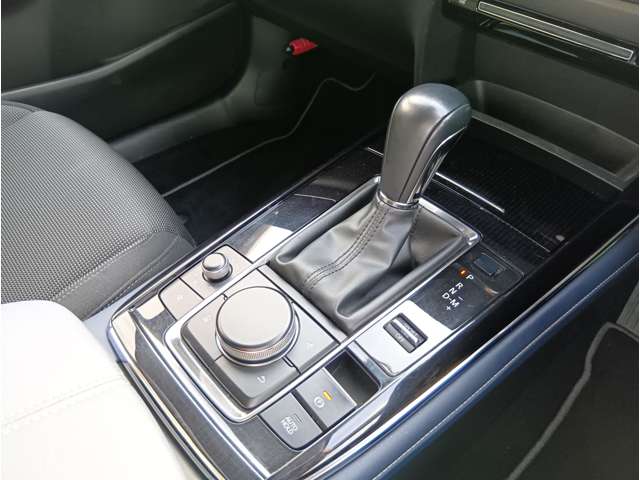 Mazda CX-30 10