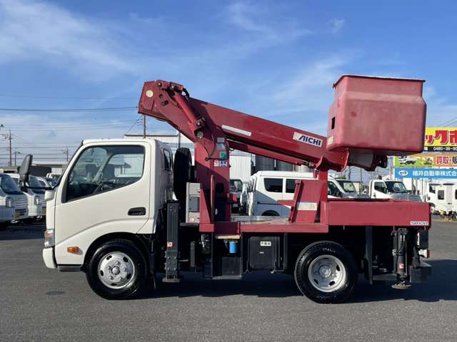 Hino Dutro 6